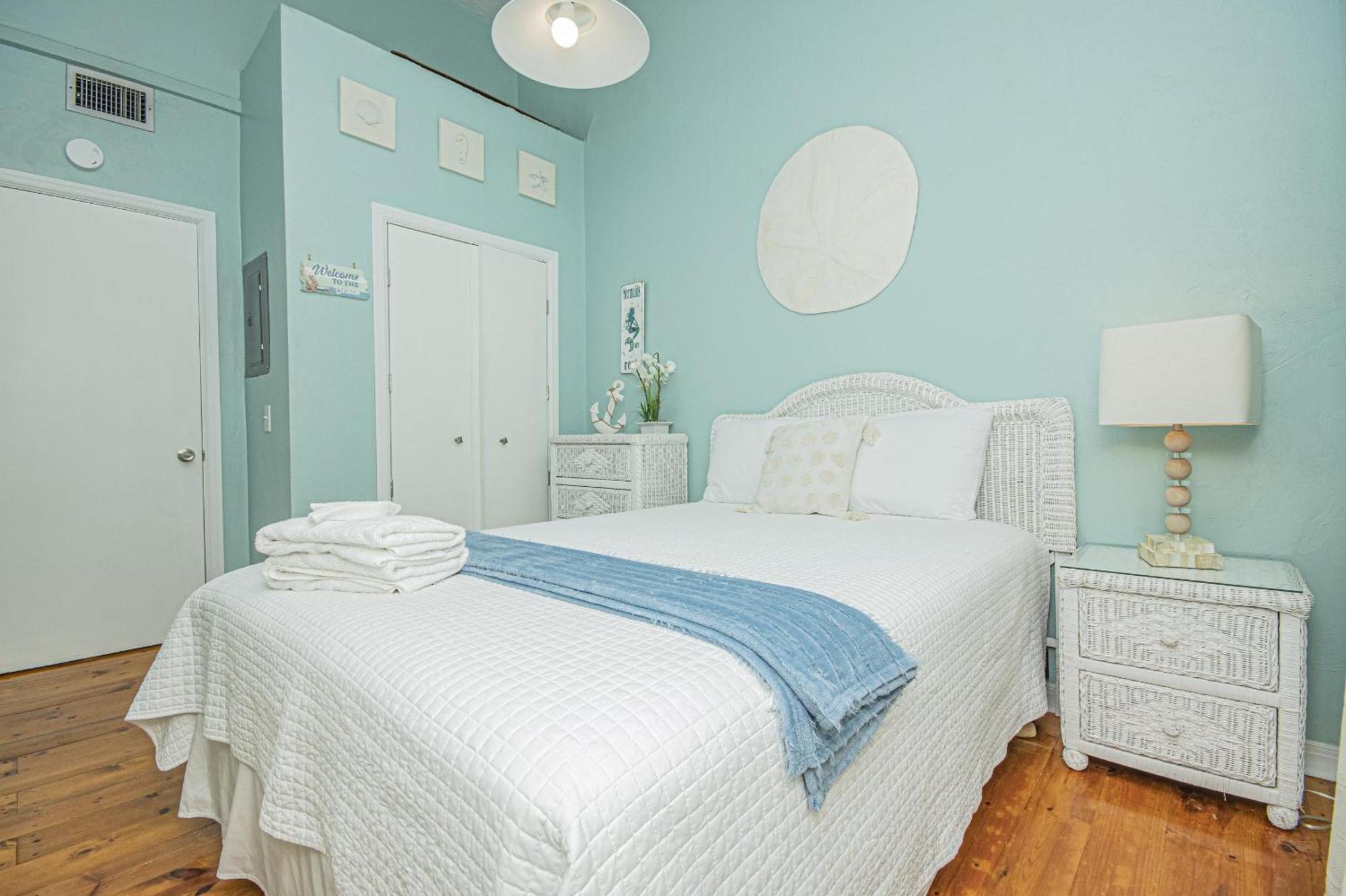 Dolphins Point - West End - Sleeps 12! Panama City Beach