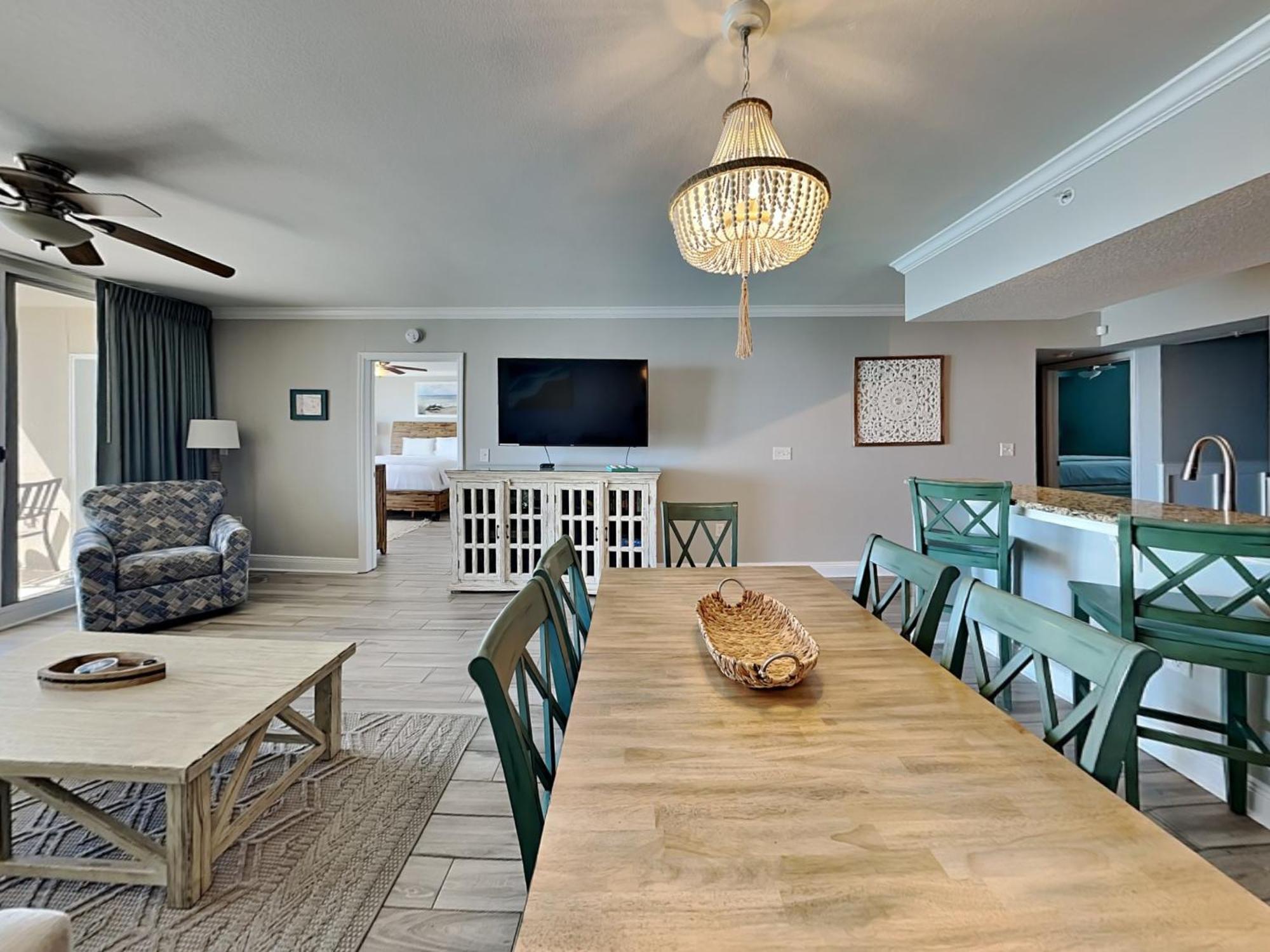 Emerald 830 Apartment *