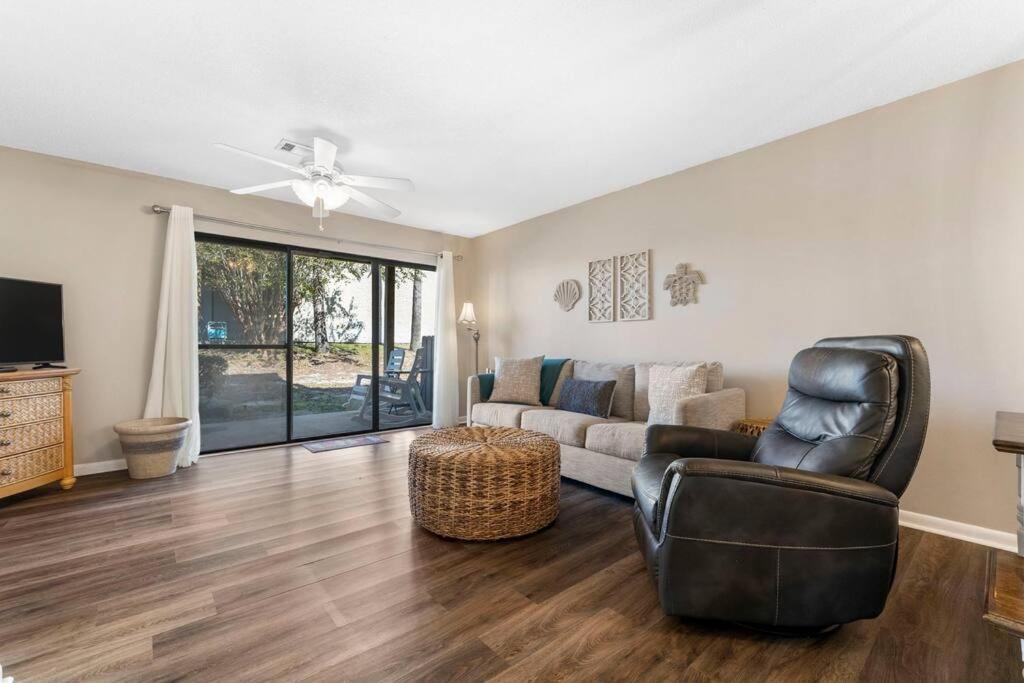 Across From West End Beach! Pet Friendly! Apartment Panama City Beach