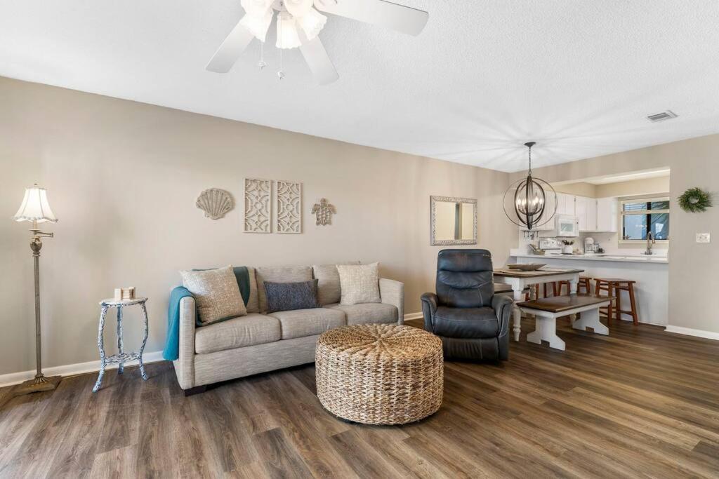 Across From West End Beach! Pet Friendly! Apartment
