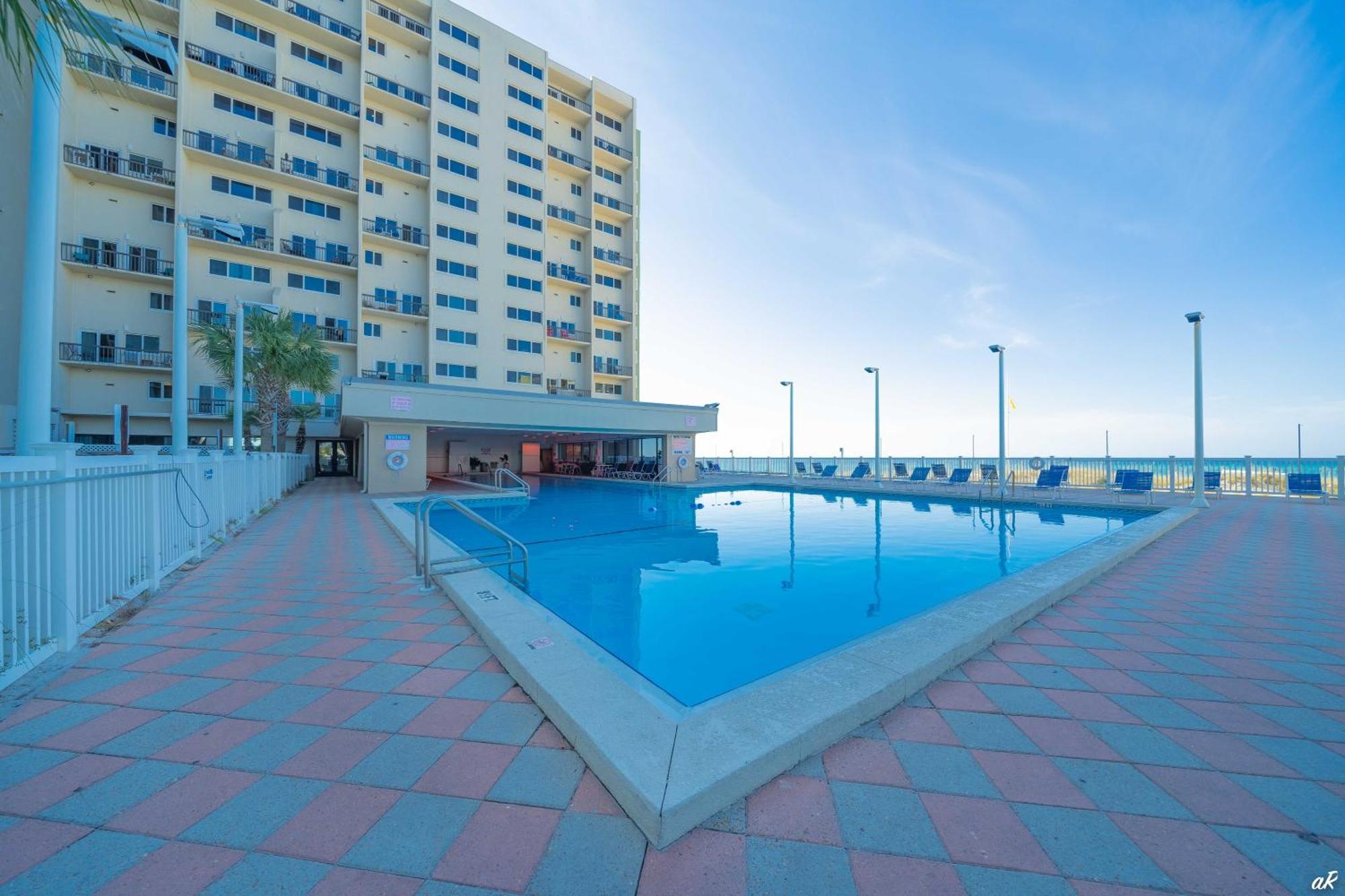 Sandy Bottoms Ppc3 - 401! Gulf Front Views! Holiday home Panama City Beach