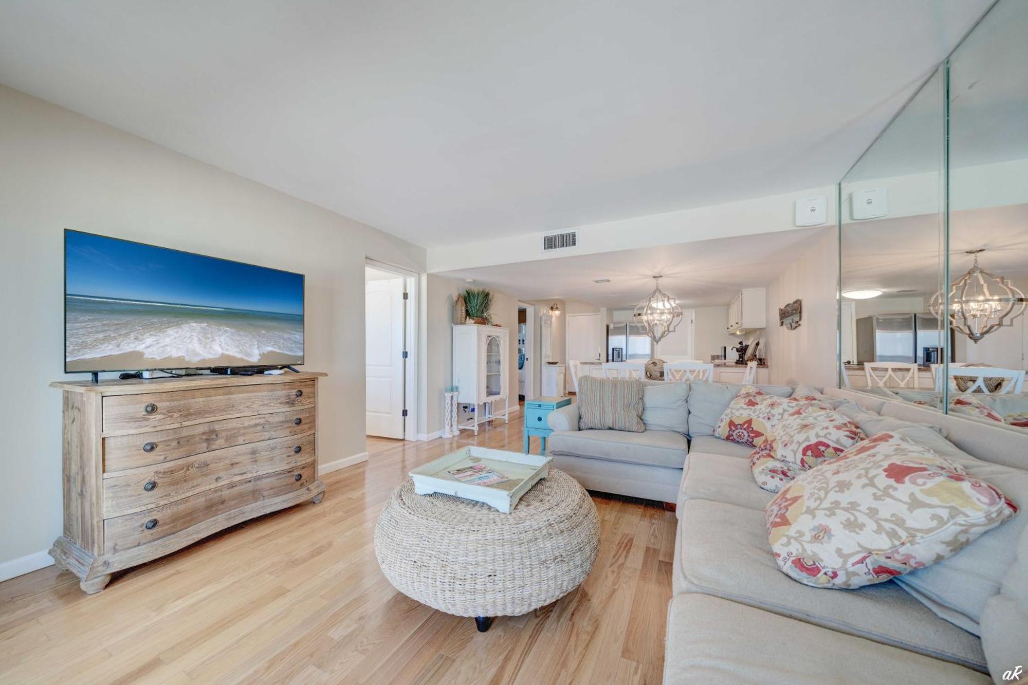 Sandy Bottoms Ppc3 - 401! Gulf Front Views! Holiday home Panama City Beach