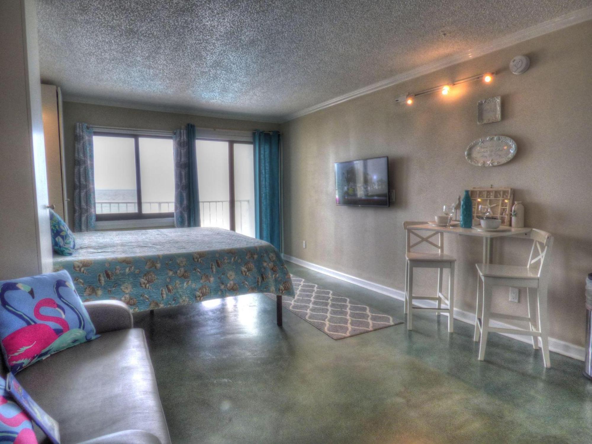 Pet Friendly Gulf Views On The Steps Away 2nd Floor Private Deck * Panama City Beach