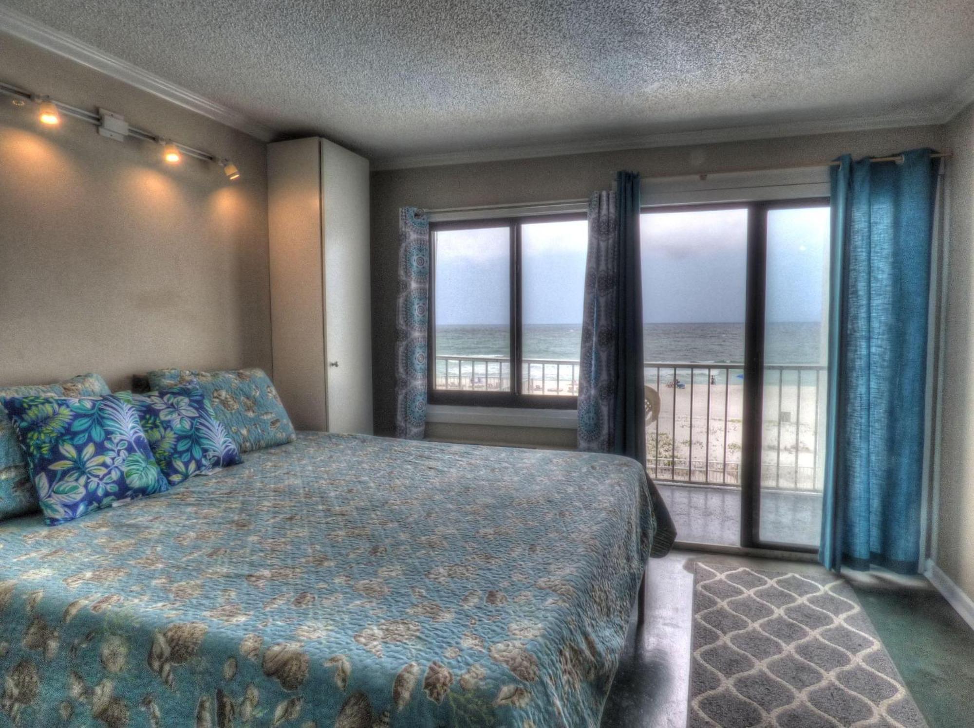 Pet Friendly Gulf Views On The Steps Away 2nd Floor Private Deck *