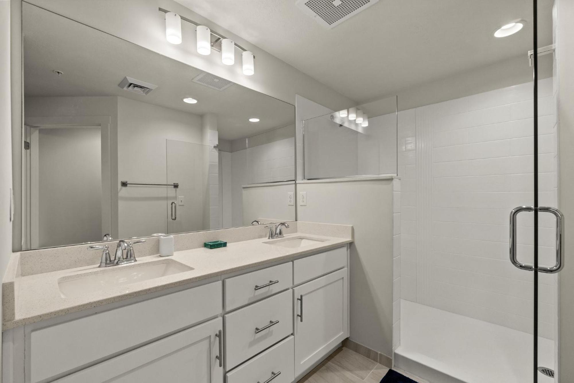 New Calypso Corner Unit Sleeps 8! By Dolce Getaways Pcb Apartment *