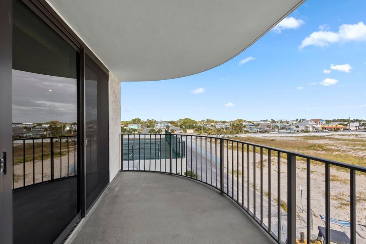 Watercrest 401 Amazing Wrap Around Balcony Apartment *