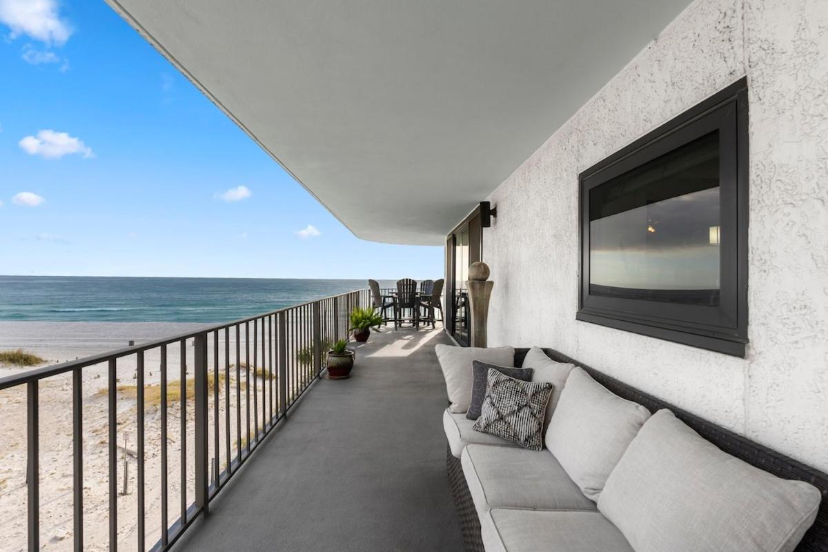 Watercrest 401 Amazing Wrap Around Balcony Apartment *