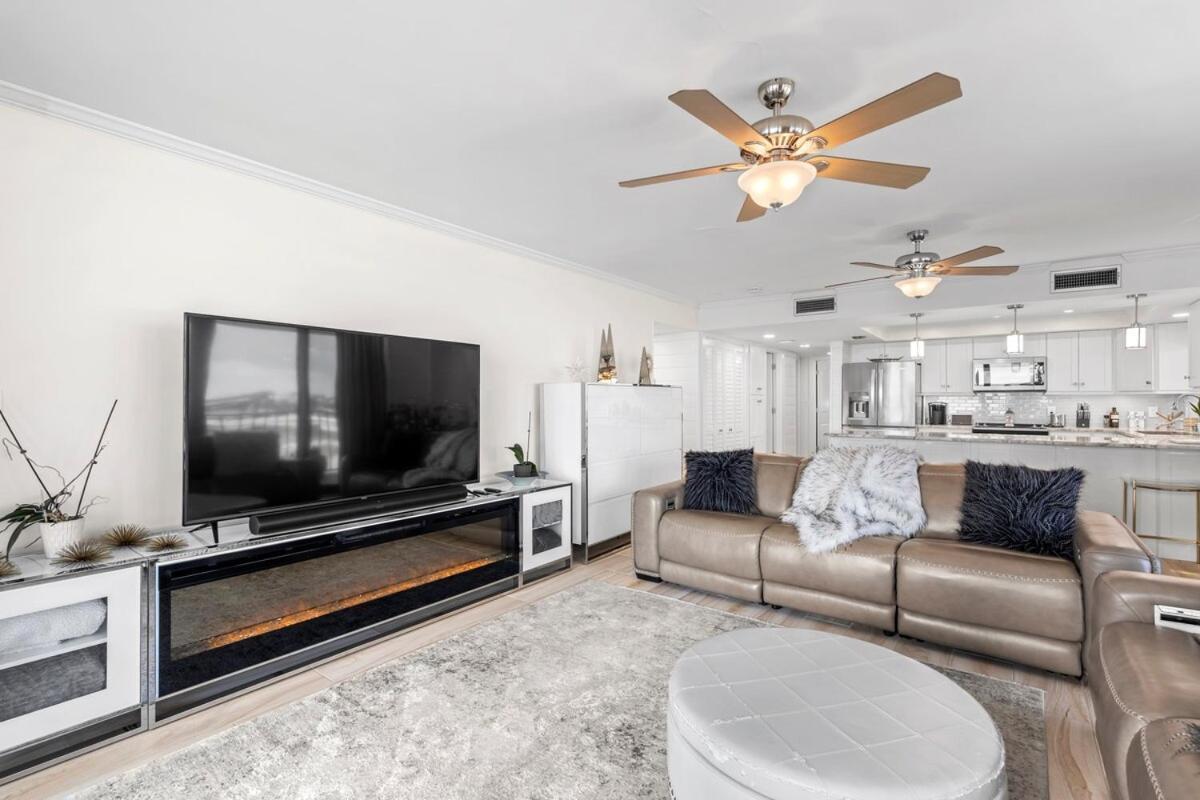 Watercrest 401 Amazing Wrap Around Balcony Apartment