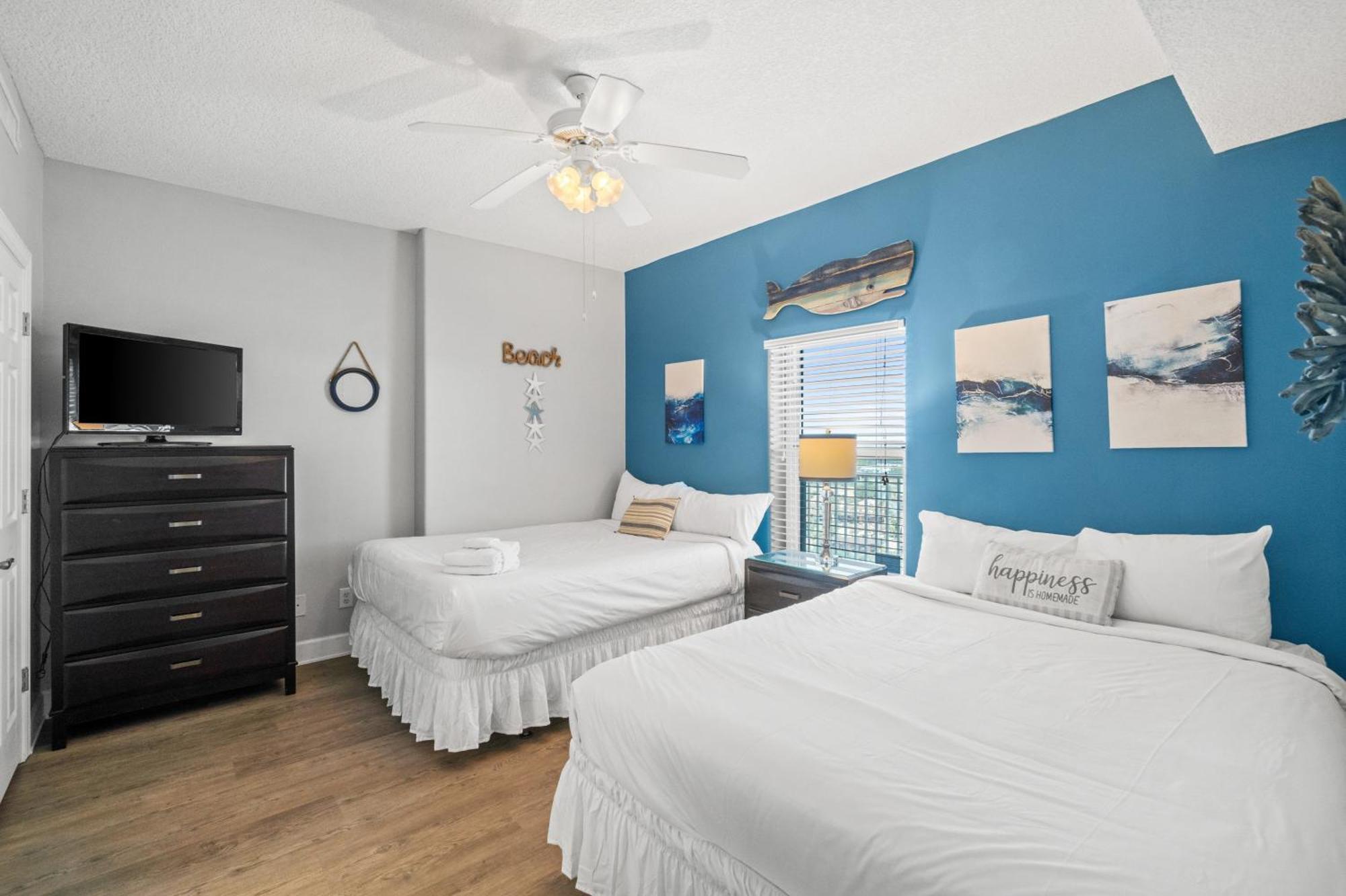 Holiday home Tropic Winds #2102 By Book That