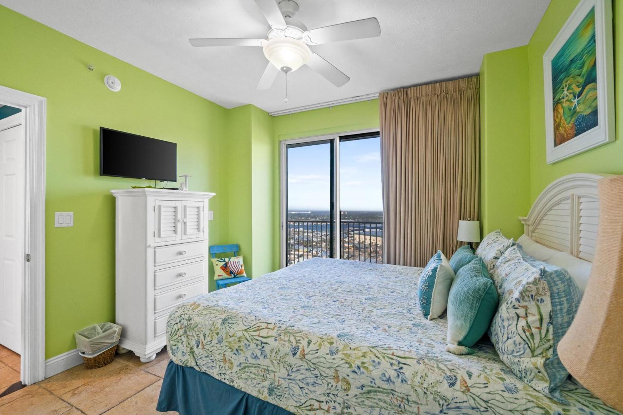 Apartment Treasure Island 2101