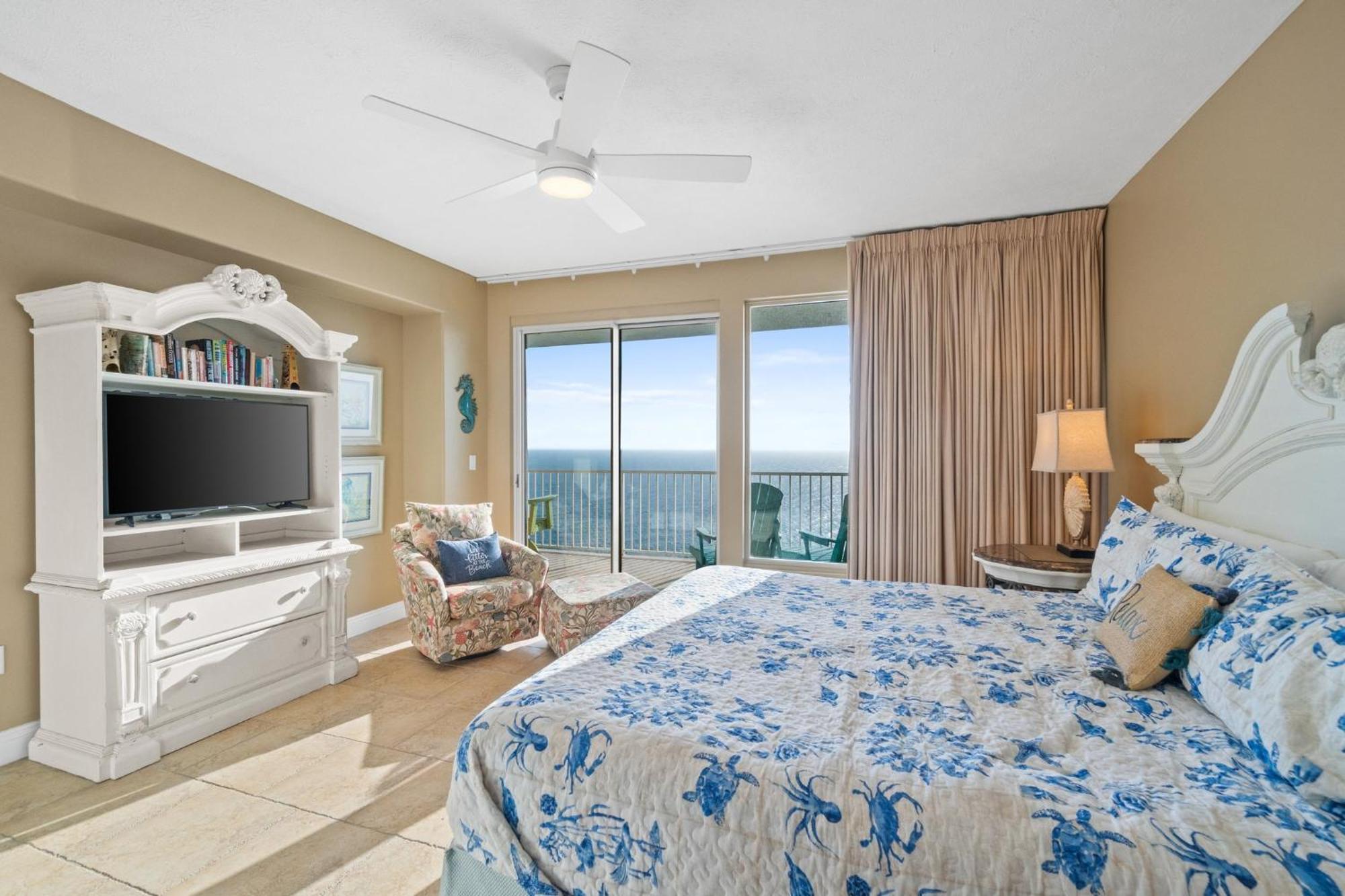 Apartment Treasure Island 2101