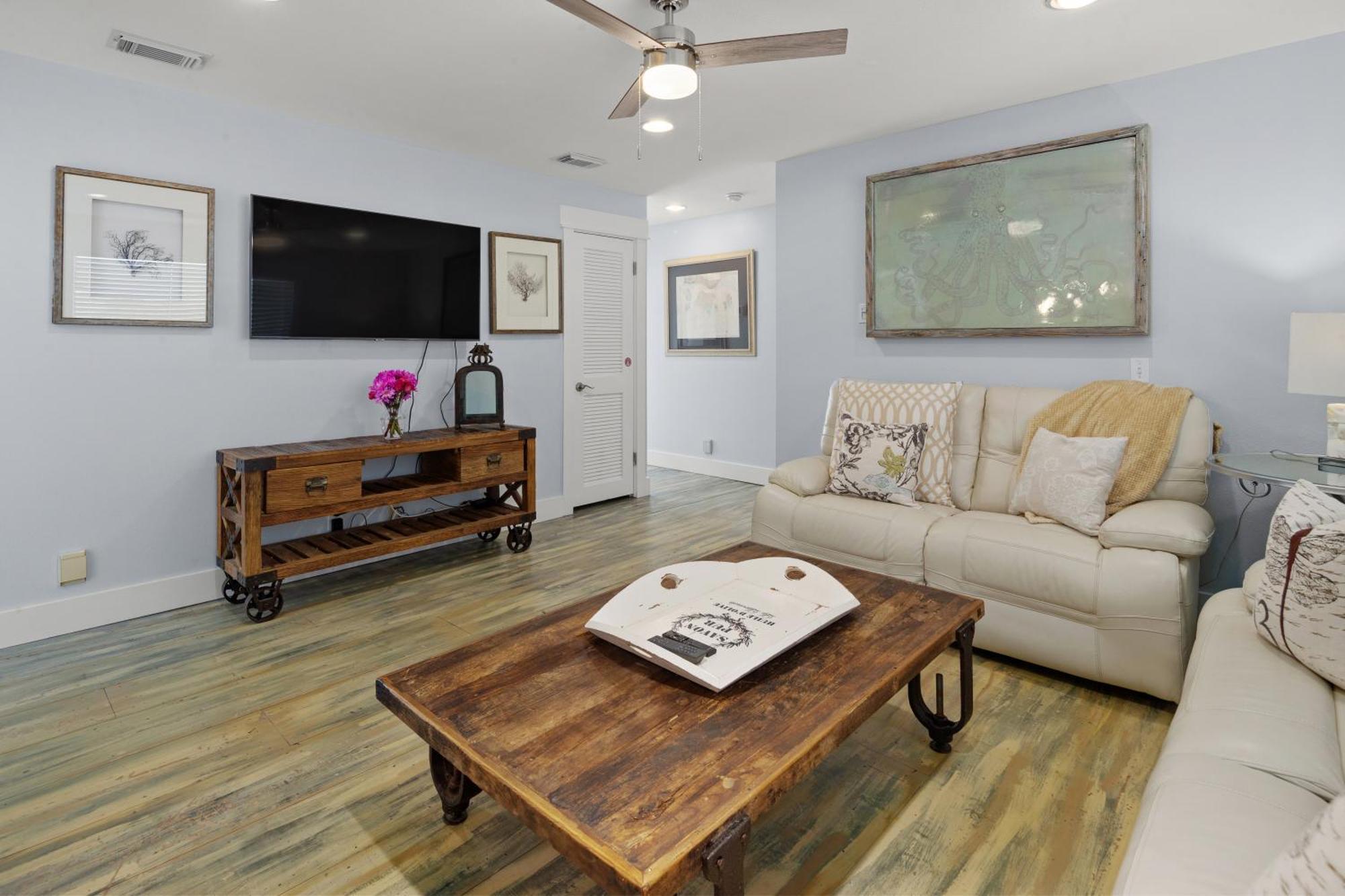 Luxury Gulf Front Property! Directly On The Beach! Sleeps 15! Holiday home *