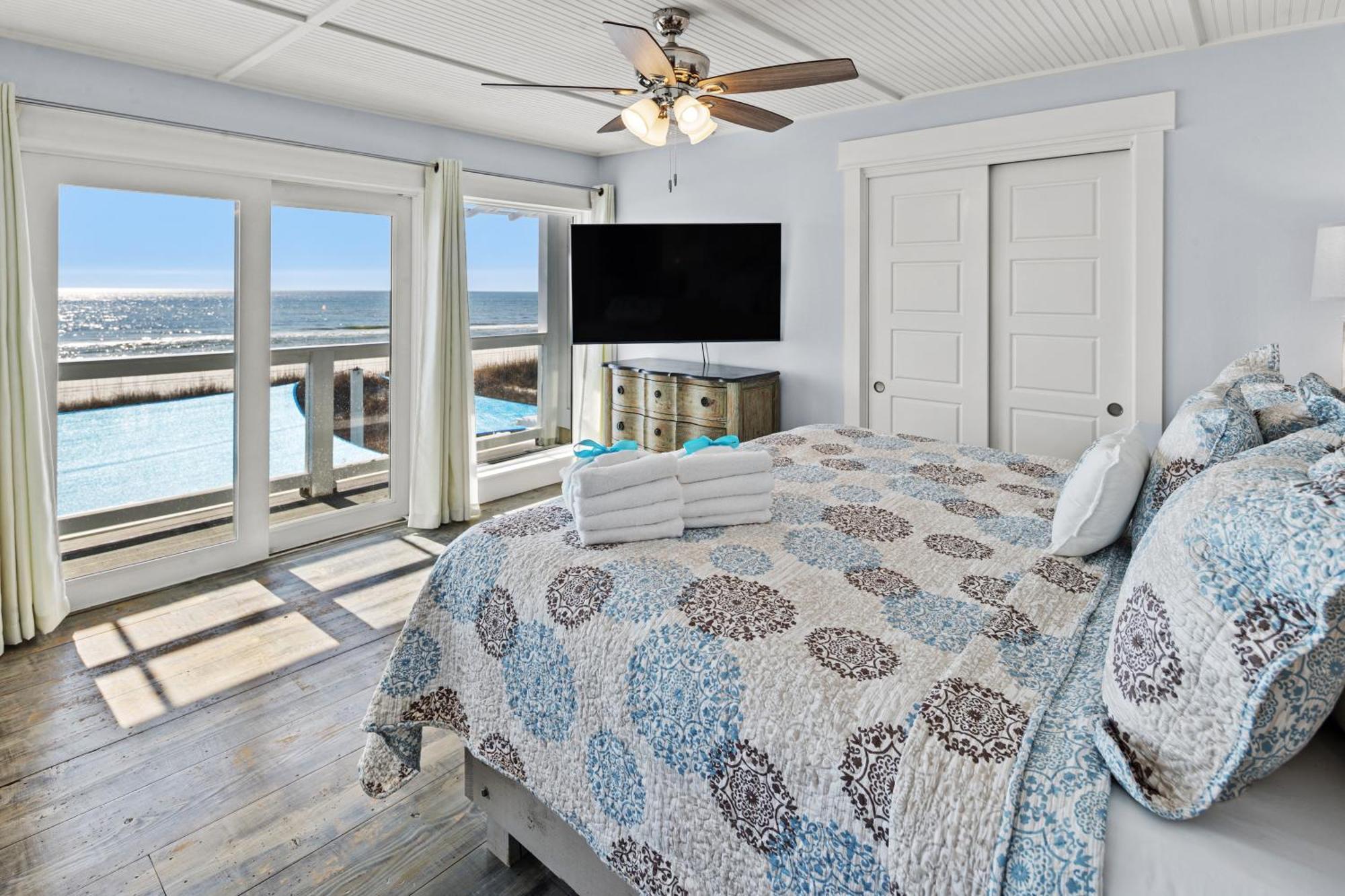 Luxury Gulf Front Property! Directly On The Beach! Sleeps 15! *