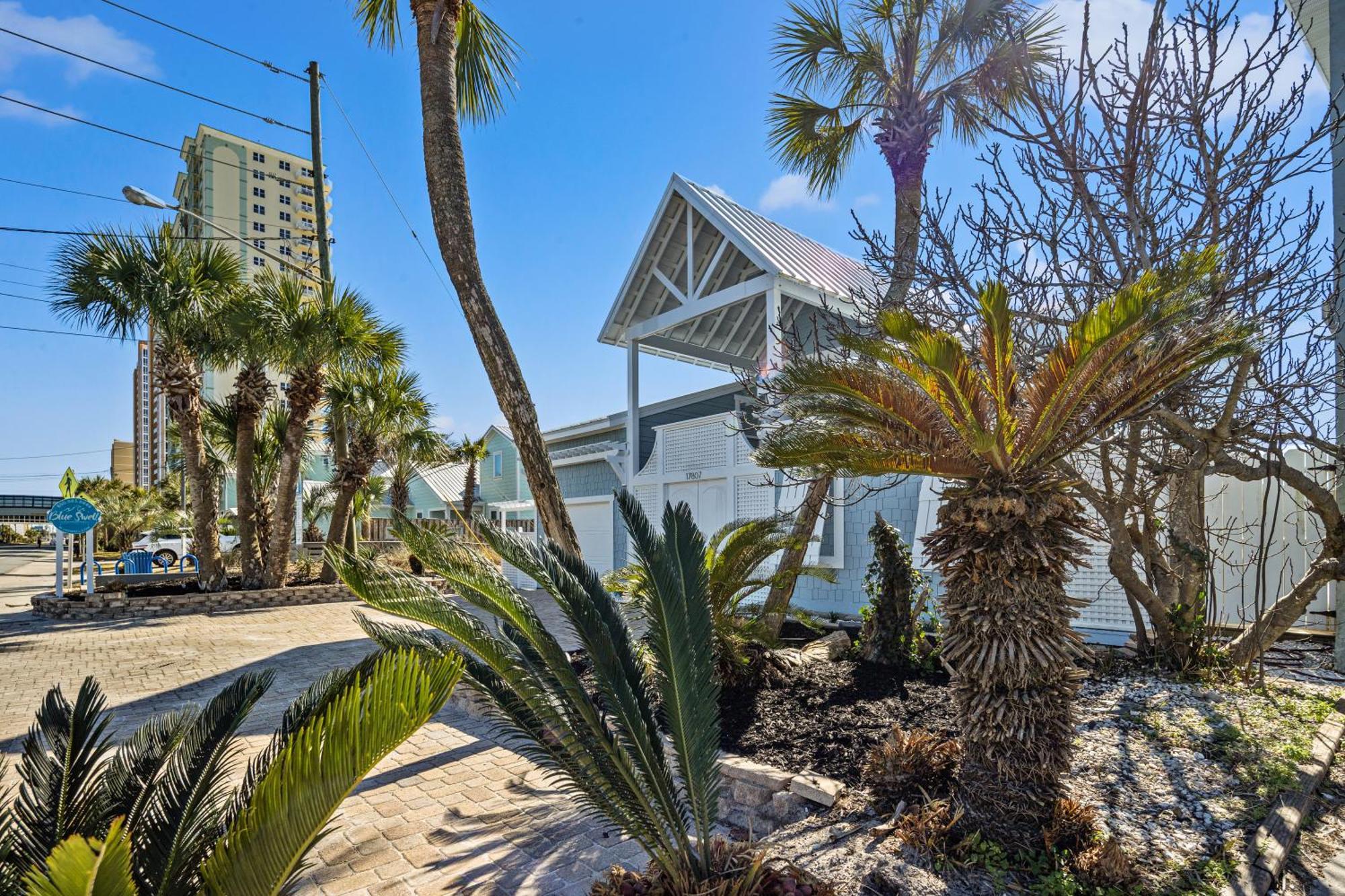 Holiday home Luxury Gulf Front Property! Directly On The Beach! Sleeps 15! *
