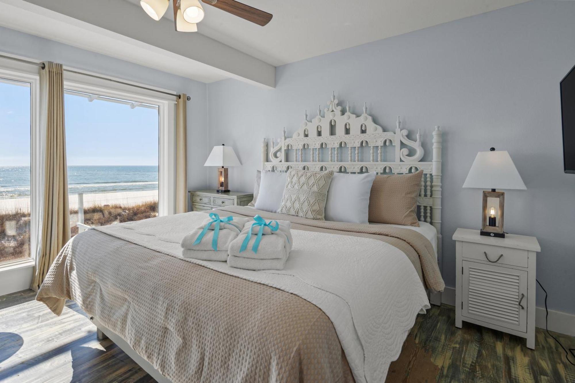 Luxury Gulf Front Property! Directly On The Beach! Sleeps 15!