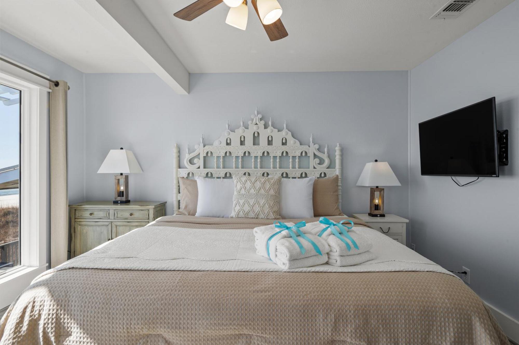 Luxury Gulf Front Property! Directly On The Beach! Sleeps 15! Panama City Beach