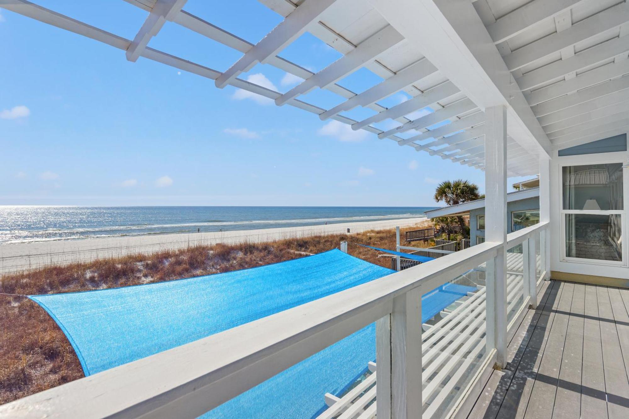 Holiday home Luxury Gulf Front Property! Directly On The Beach! Sleeps 15!