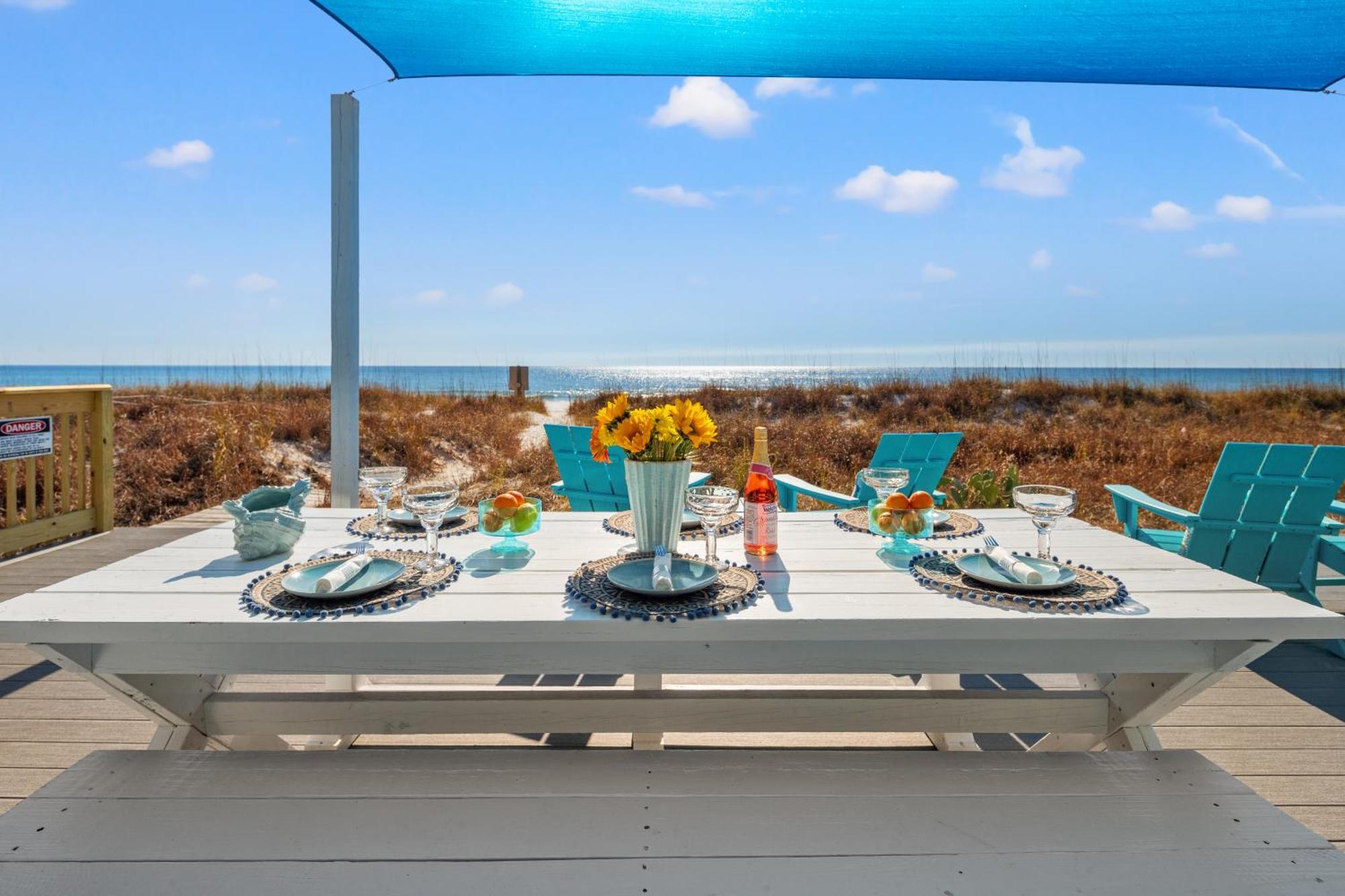 Luxury Gulf Front Property! Directly On The Beach! Sleeps 15! Holiday home *