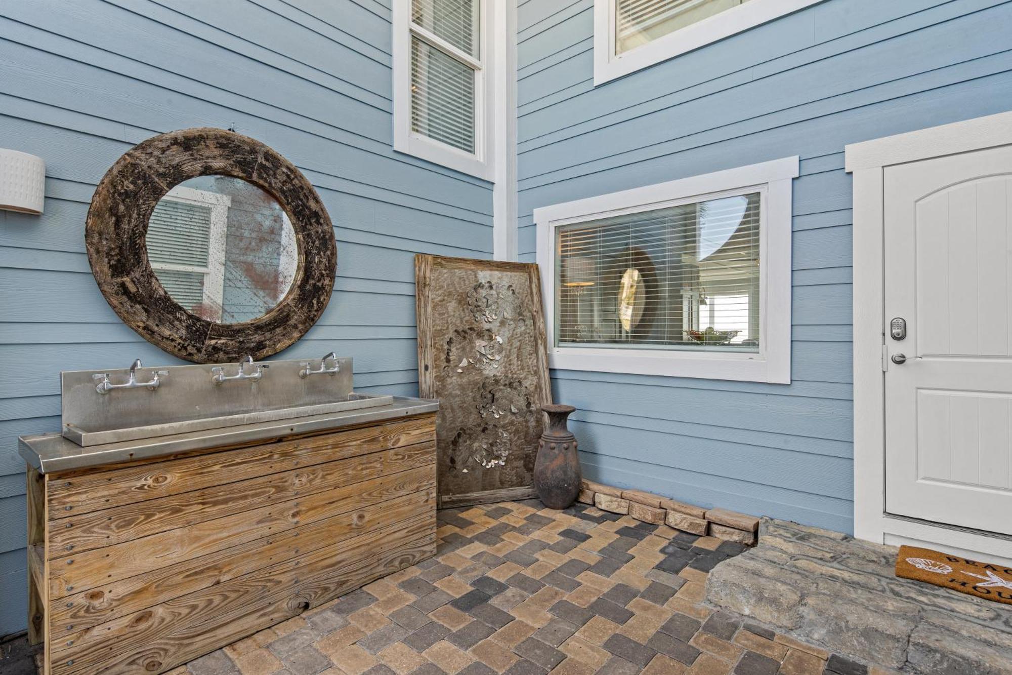 Luxury Gulf Front Property! Directly On The Beach! Sleeps 15! * Panama City Beach